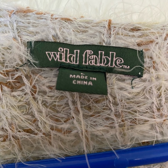 NWT Wild Fable Fuzzy Sweater - Sz L - Picture 4 of 4
